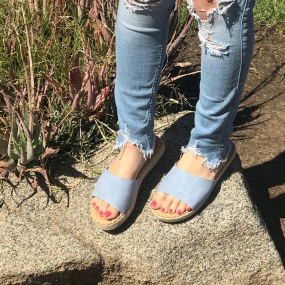 BAMBOO Baby Blue Sandals - Picture 3 of 12